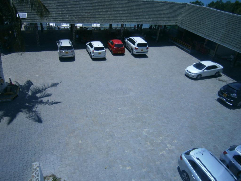 Tudor Water Sports Hotel Mombasa Ngoại thất bức ảnh